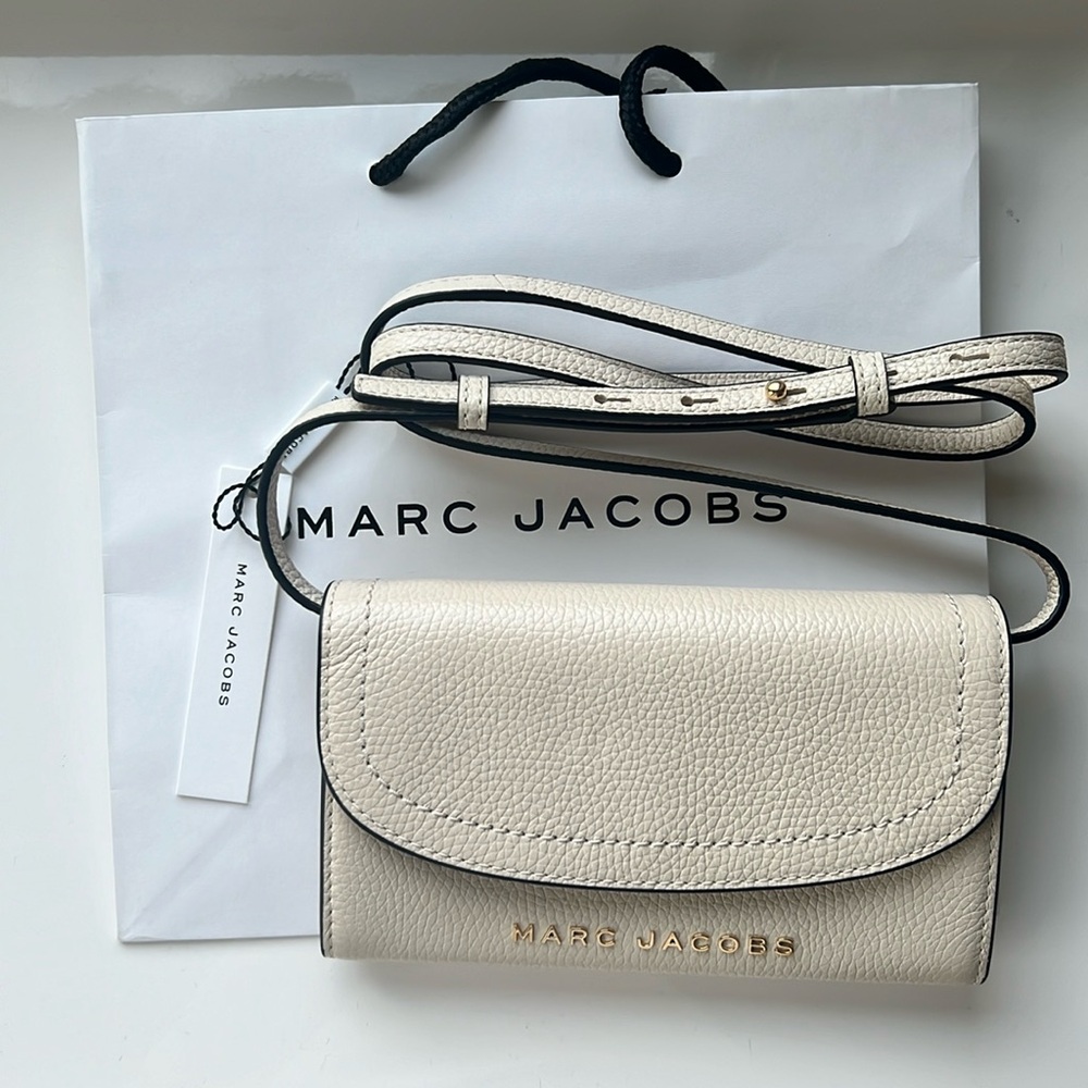Marc Jacobs crossbody wallet